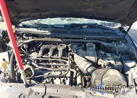 2010 Ford Taurus Se z USA, uszkodzony, nr VIN 1FAHP2DW5AG147471